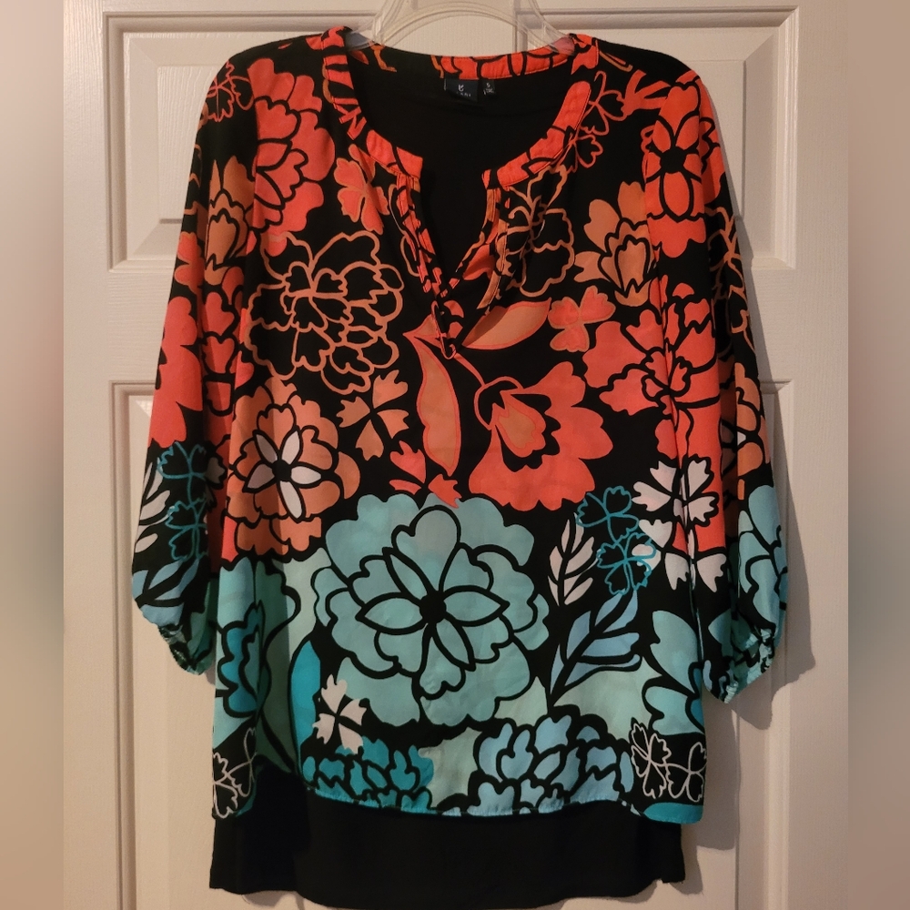 Kaari Blue Graphic 3/4 Sleeve Blouse